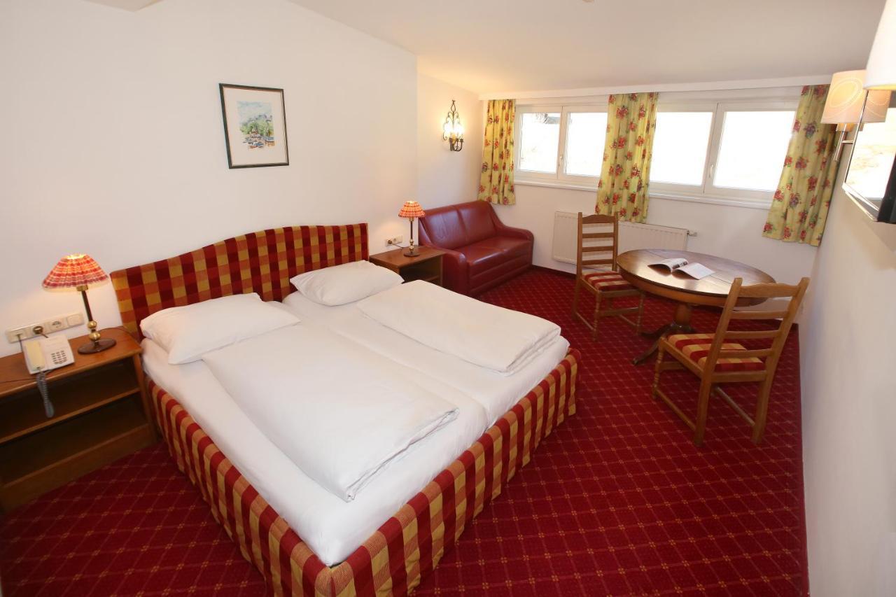 Hotel Lukashansl Hundsdorf  Buitenkant foto